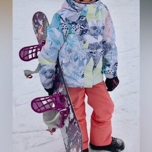 ROXY GIRLS JACKET size 10 Medium snowboarding jacket. Lots of pockets, zippers.